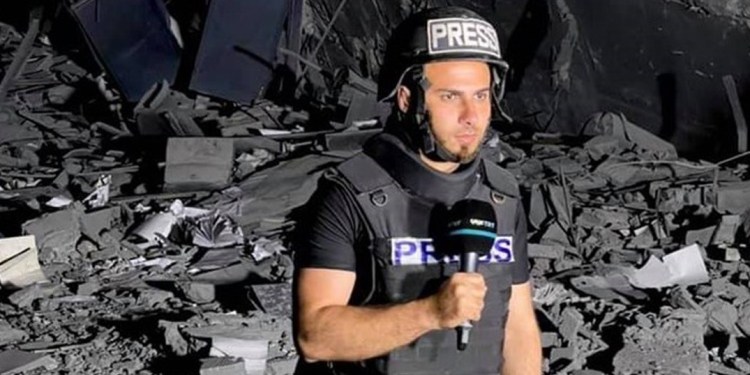 إصابة مراسل قناة  trt التركية في غزة على الهواء مباشرة